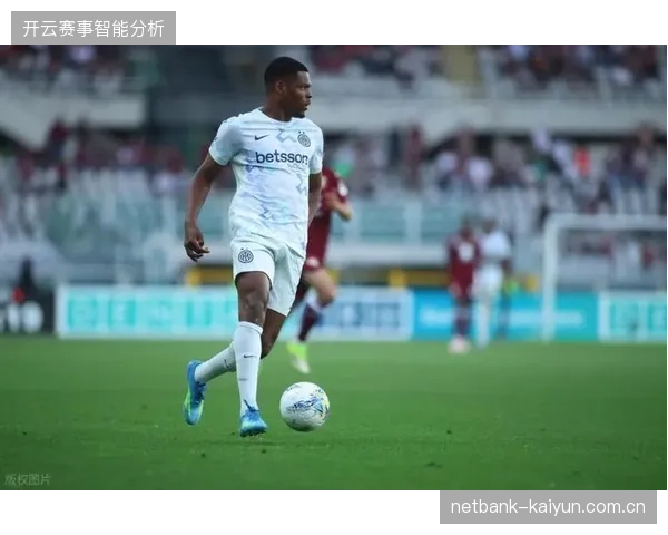 皇家马德里计划激活邓弗里斯2000万欧元的解约金条款，以补强右后卫位置